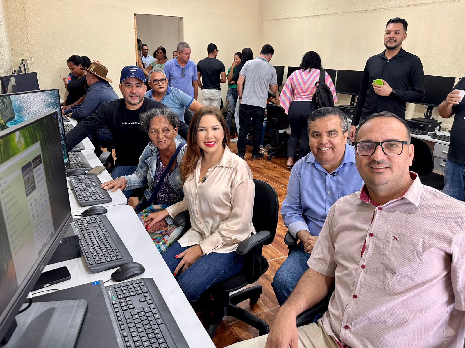 Deputada federal Cristiane Lopes entrega Centro de Capacitação Tecnológica em Candeias do Jamari (RO)