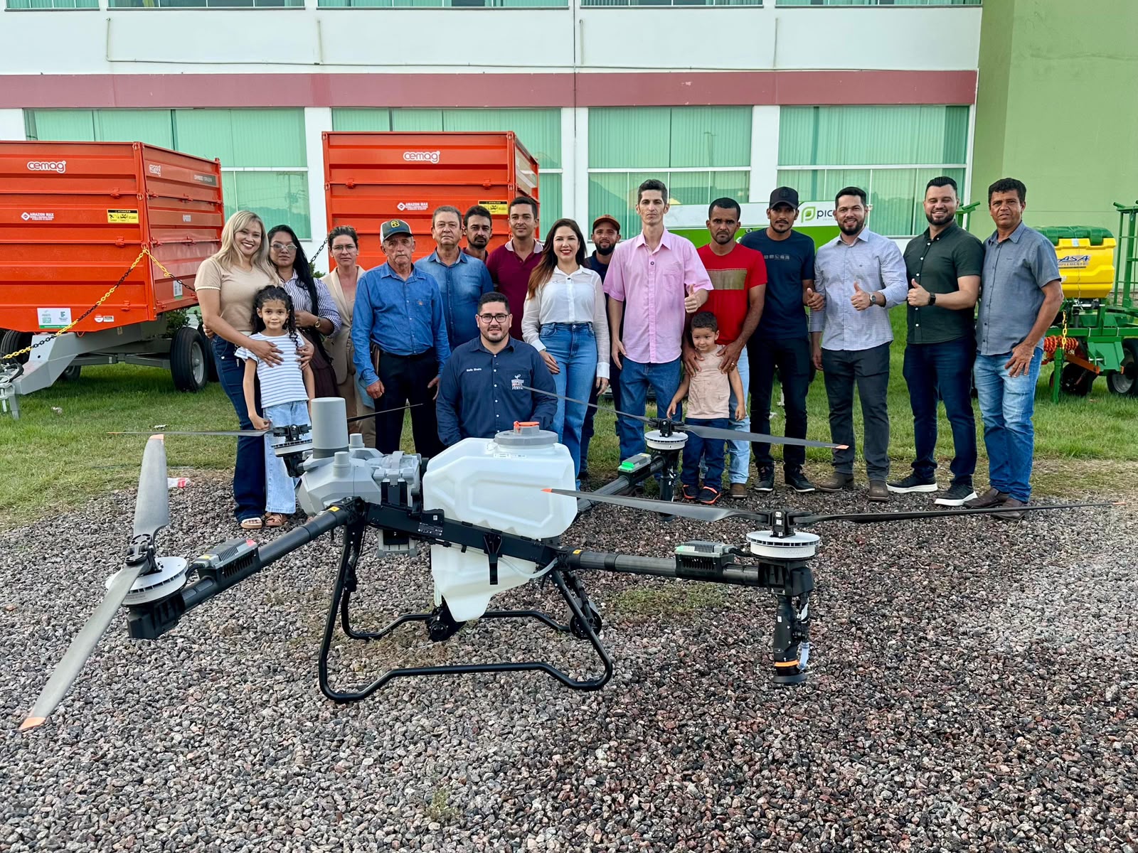 Inédito: Deputada Cristiane Lopes entrega maquinários e tecnologia de ponta com drones agrícolas em Porto Velho